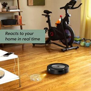 Discover the ultimate pet-friendly robot vacuum! The Roomba j6+ identifies and avoids pet waste & cords, empties itself for 60 days, and features smart mapping. Ideal for pet hair.