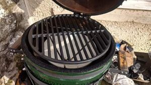 Here is the optimized SEO meta description:

"Upgrade your outdoor cooking with YNNI KAMADO's heavy-duty 7.35kg cast iron grate BBQ, perfect for large gatherings. Compact design and durable construction ensure years of reliable use."