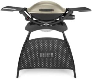 "Enjoy outdoor cooking with the Q2000 Gas Grill, featuring a compact 54x39cm grilling area, portable design and durable porcelain-enamelled cast iron grates. Perfect for small spaces or camping trips."