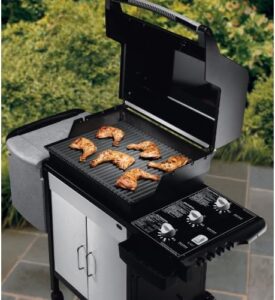 "Upgrade your camping experience with the 7525 Enamelled Grill for Spirit 310/320, a durable 2-piece set perfect for outdoor cooking adventures. Get ready to savor delicious meals on-the-go!"