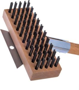 Here is the generated SEO meta description:

"Effective cleaning of ovens and grills with Carlisle's durable stainless steel bristle brush, featuring a long hardwood handle and scraper for easy food removal. Ideal for tough messes."