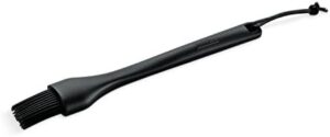 Perfect Weber 6685 Essentials Basting Brush for grilling enthusiasts, with soft bristles and ergonomic handle. Cook like a pro with this easy-to-use brush, perfect for basting meat and vegetables.